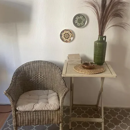 Urbanhideaway Vorderer Westen Homestay *